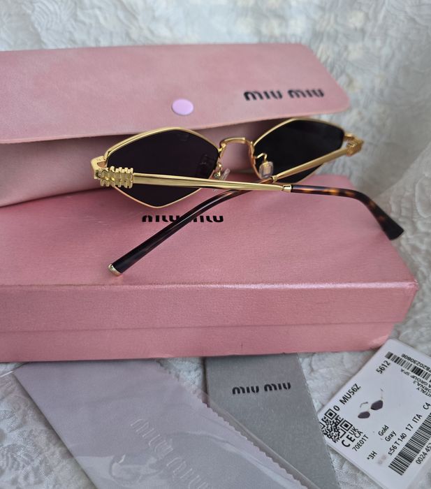 Дамски модерни очила - два модела