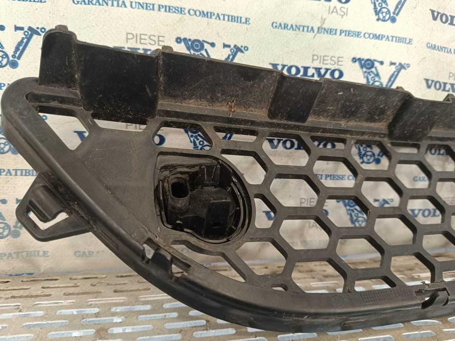 Grila bara fata model cu senzori inclusi Volvo S60 V60 2010-2013