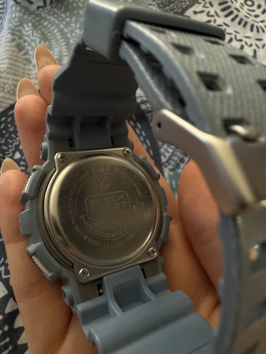 Часовник G-shock