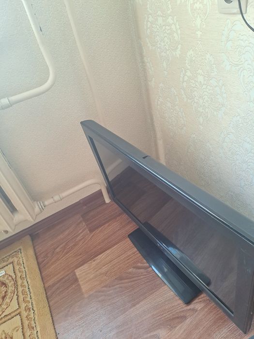 Продам жк телевизор