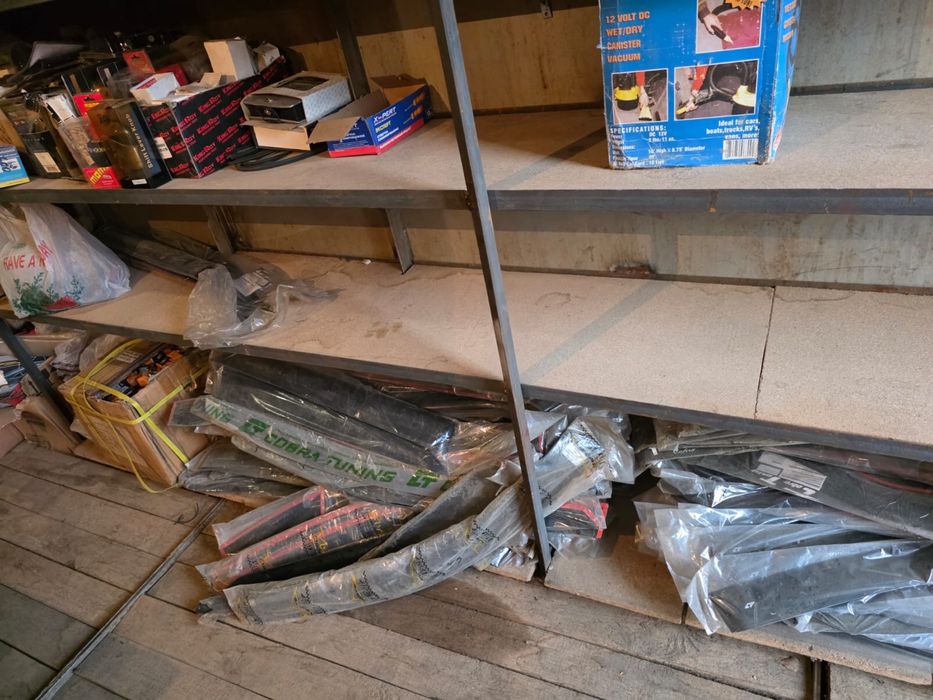 Продам гараж с автоасессуарами