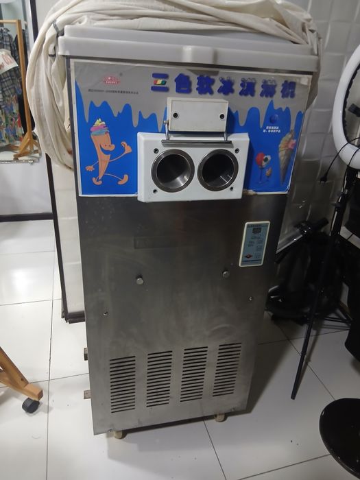 Фризер морожное.