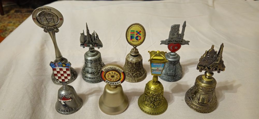 VĂND/SCHIMB clopotei englezesti+turistici,de colectie.Vezi cele 8 poze