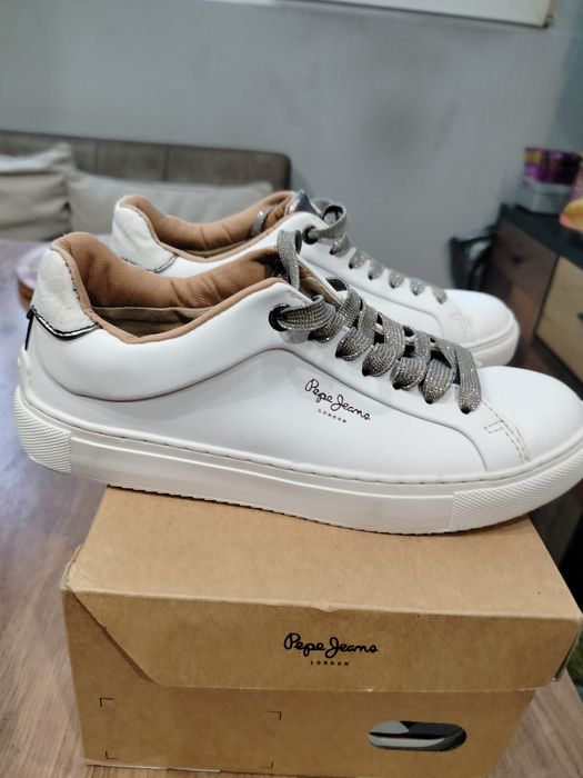 Оригинални Сникърси на Pepe Jeans London