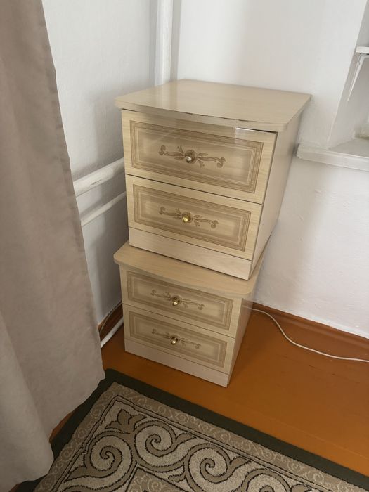 Продаю спальный гарнитур