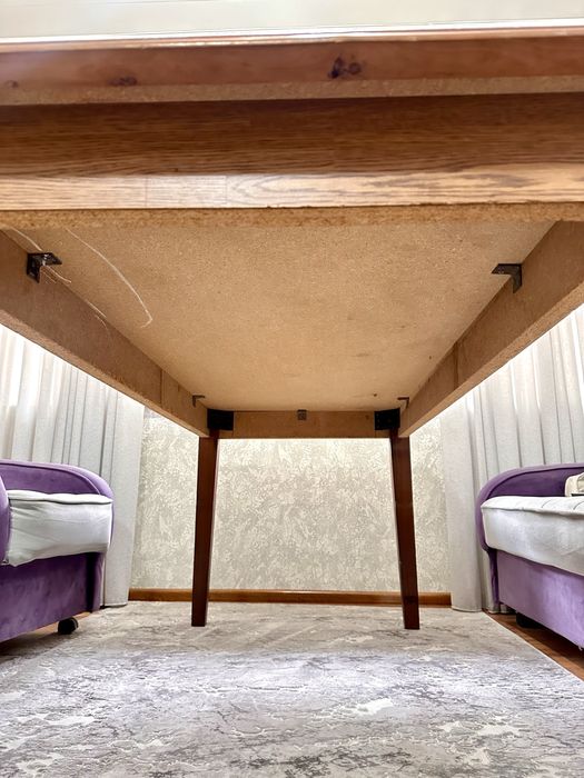 Качественный стол сотилади