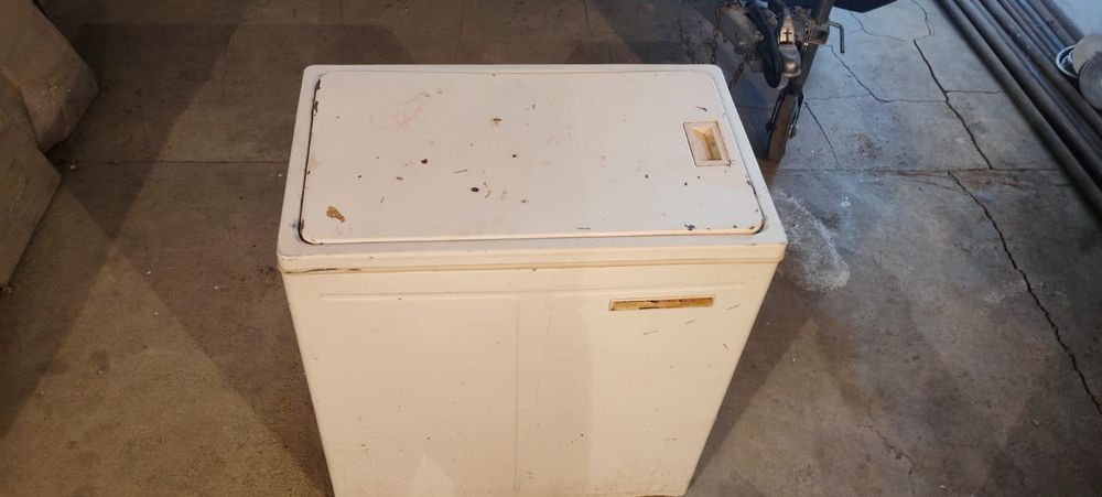 Продам полуавтомат стериальную машинку