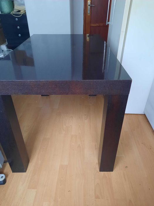 Трапезна маса - неразтегателна