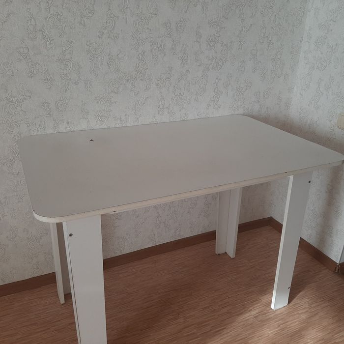 Продам кухонный стол