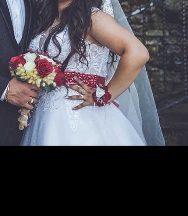 Продавам Сватбена Рокля – Принцеса Модел