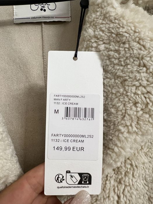 Haină damă fleece,nouă cu eticheta! Marimi disponibile M si L