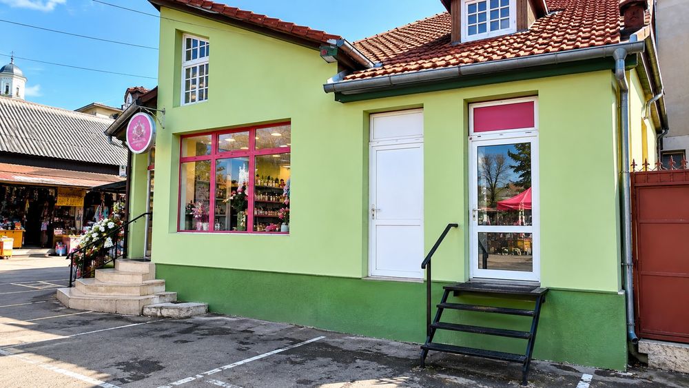 Dau in chirie spatiu comercial in centru Turda