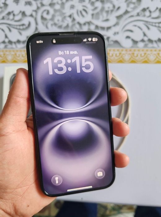 iPhone 16 с гарантия Б/у