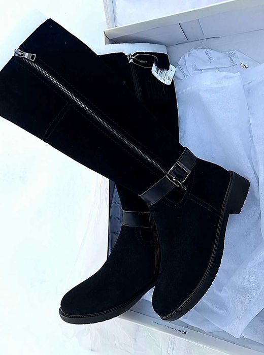 Продам женские сапоги