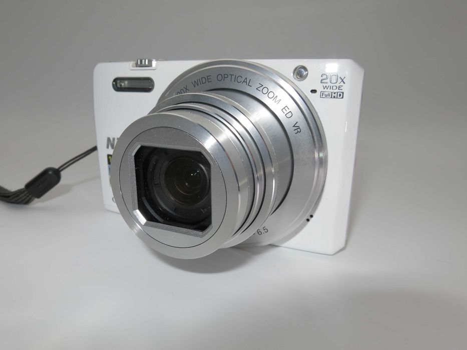 Nikon Coolpix S7000 ултра компактен цифров фотоапарат с 20х опичен зум, 16MP, Wi-Fi, Full-HD видео клип, дигитална камера в отлично състояни