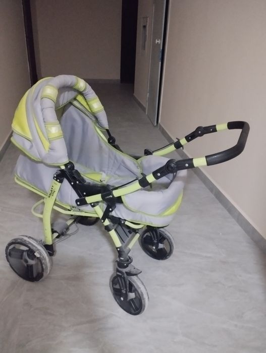 Продам Коляска за 1500тг.