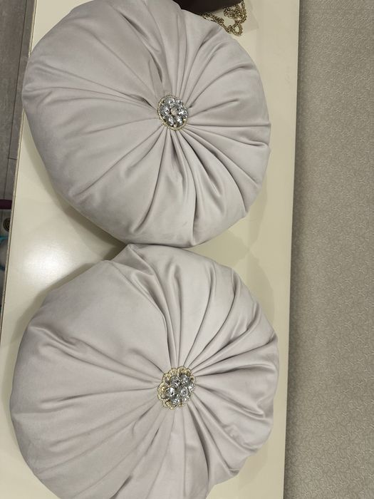 Подушки декоративные для дивана