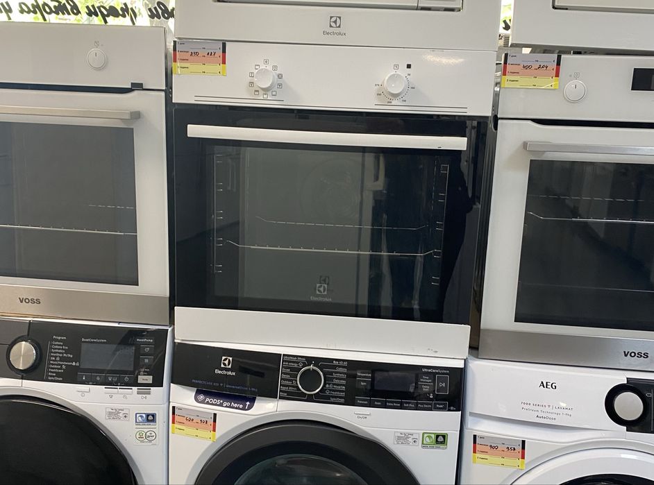 Бяла фурна за вграждане Electrolux 72 л.