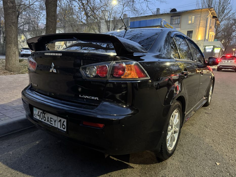 Mitshubishi Lancer 10