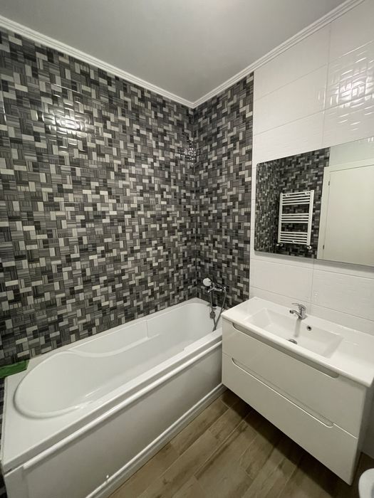 Inchiriez apartament 3 camere