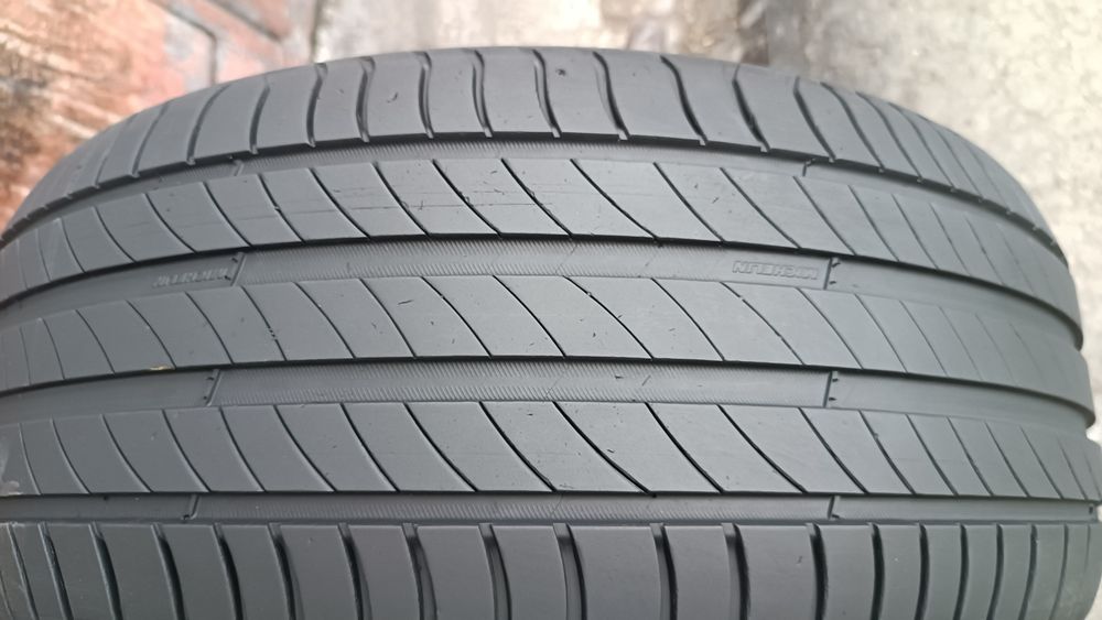 225/50/17 Michelin