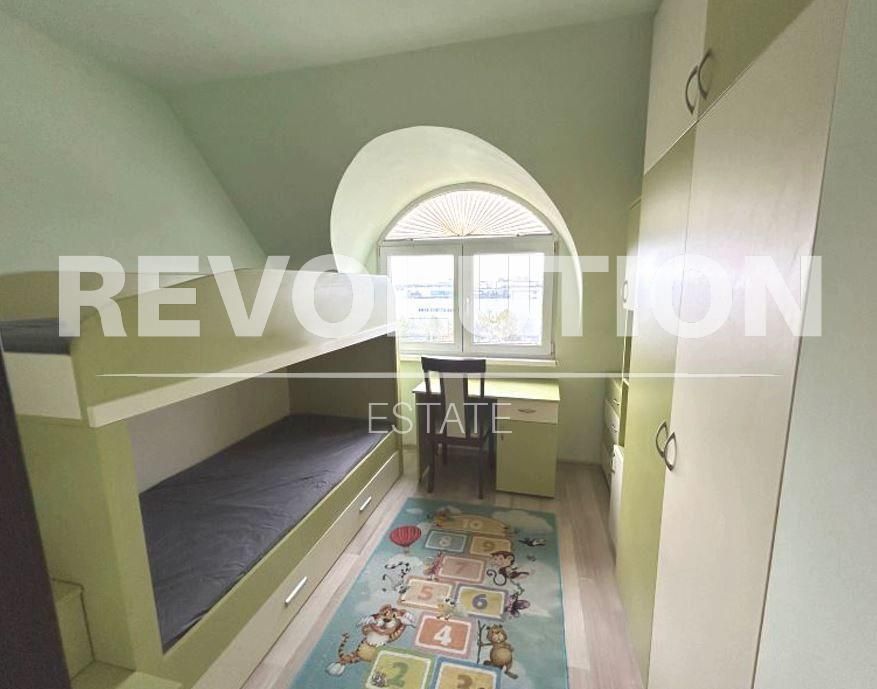 Дава се под наем Тристаен апартамент в Варна, Автогара - 70 кв.м за 450 € - Снимка #3