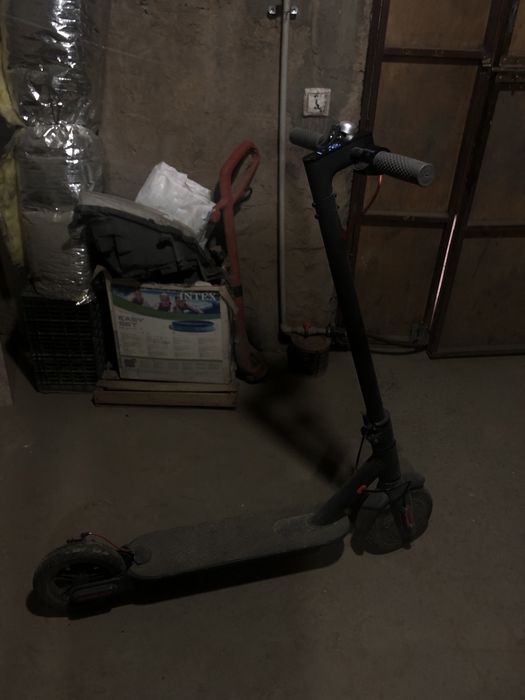 Электронный самокат ELEMENT