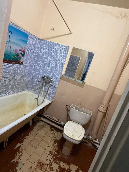 Жарарик  Ибн  Сино    2/2/4   без ремонт