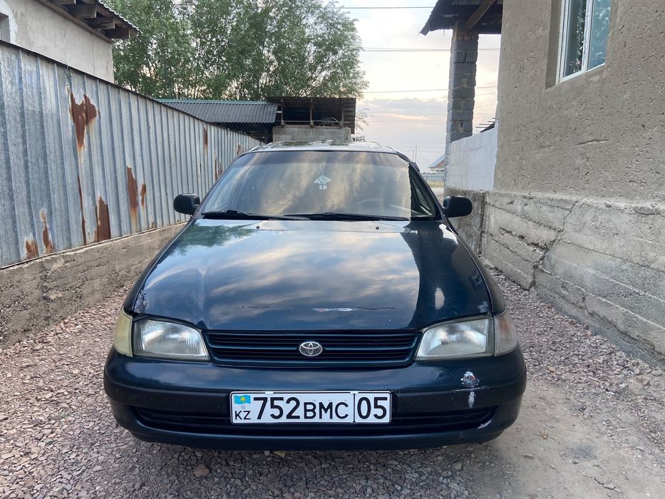 Прадается Toyota карина.Е в хорошем состояние