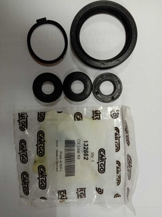 Сальник генератора двигателя 4D68