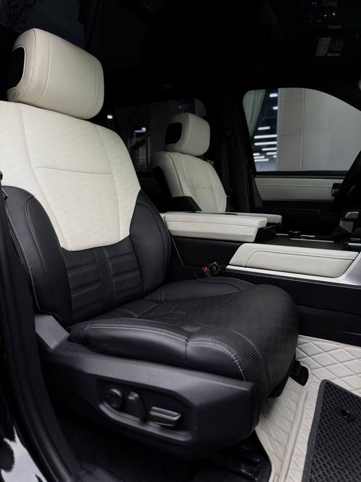 Toyota Sequoia Capstone