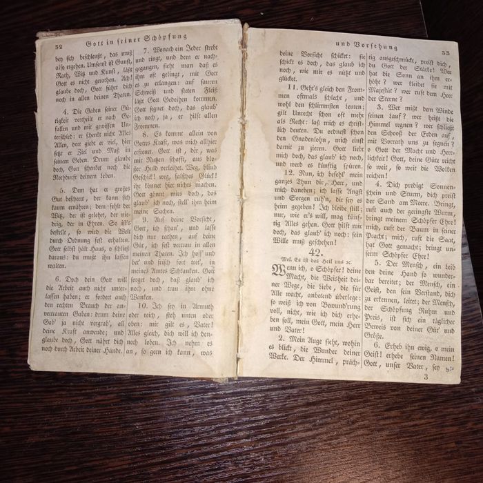 Продам очень страрую книгу