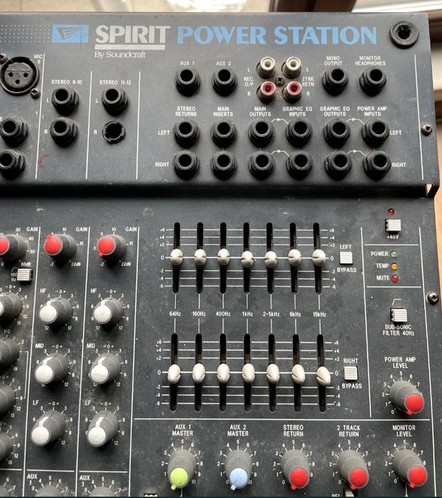 Soundcraft Spirit Power Mixer 2х300 вата.