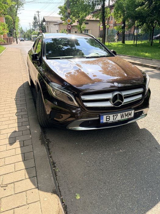 Mercedes GLA  180 benzina