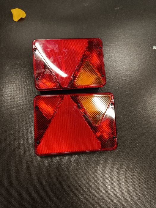 Стопове за ремарке 12v