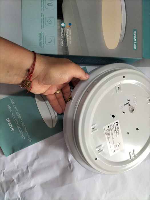 Lampă - plafonieră inteligentă