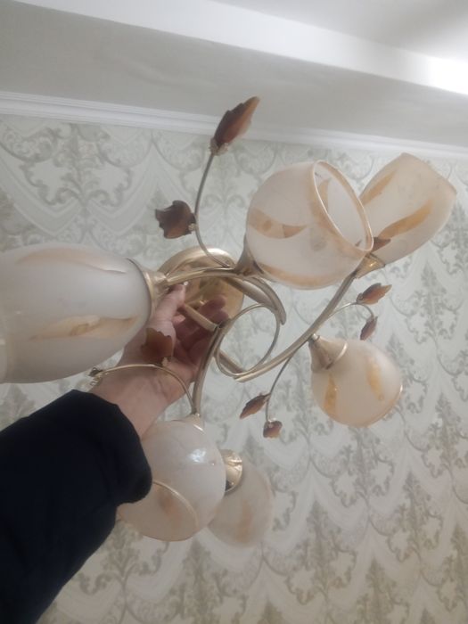 Продам люстру в хорош