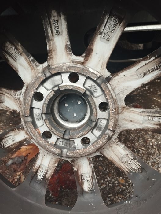 Vând 4 roți Ford Focus