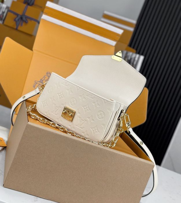 Geanta Louis Vuitton Metis, tip Premium