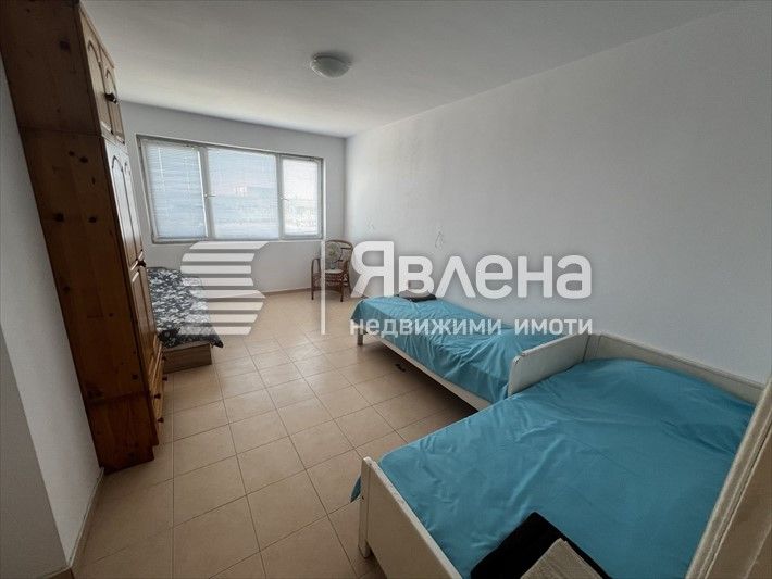 Дава се под наем Тристаен апартамент в Бургас, Славейков - 103 кв.м за 358 € - Снимка #2