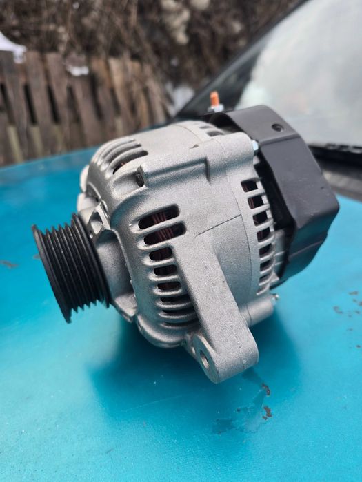 Алтернатор Toyota 2.2, 2.0 бензин (Avensis Camry Carina Picnic Rav4)