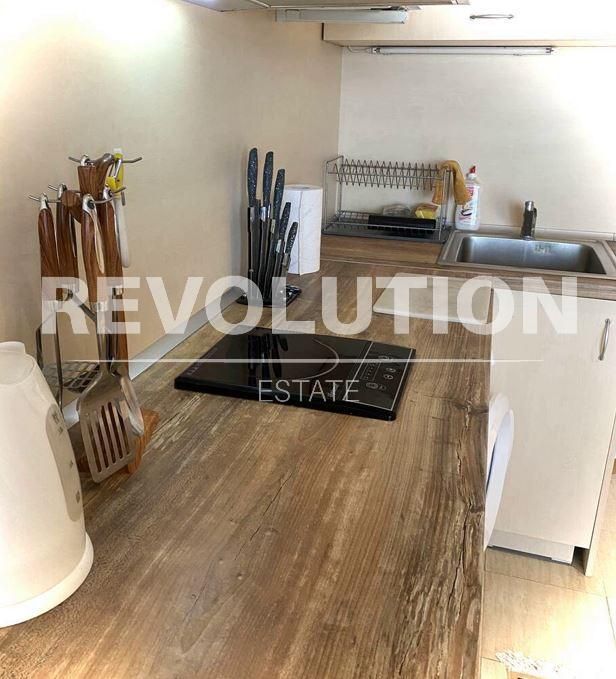 Дава се под наем Двустаен апартамент в Варна, Център - 65 кв.м за 600 € - Снимка #2