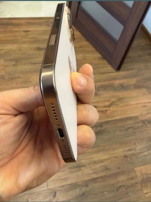 Iphone 16 Pro Max, 512GB, Desert Titanium