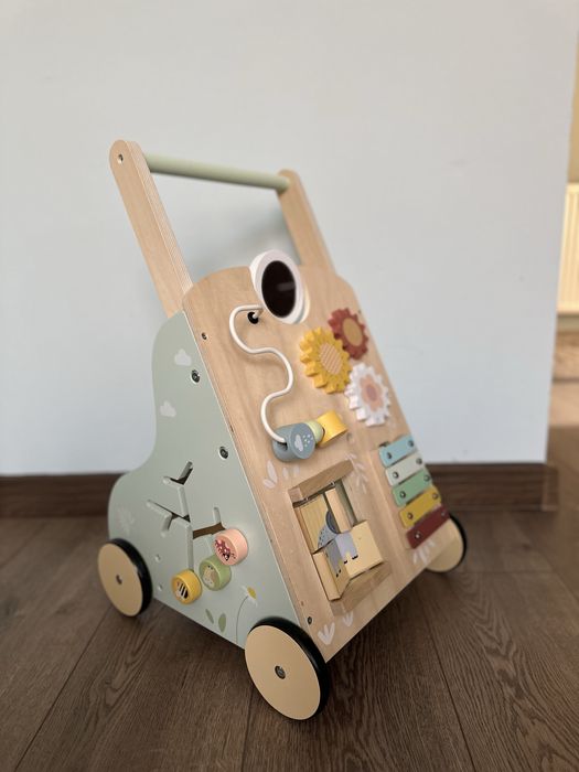 Бебешки люлки, проходилка, упкър, килимче, колан за прохождане