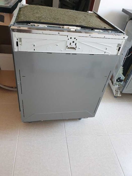 LED - Wi-Fi - XXL Съдомиялна Miele - Auto Open - Пълно Вграждане 60см