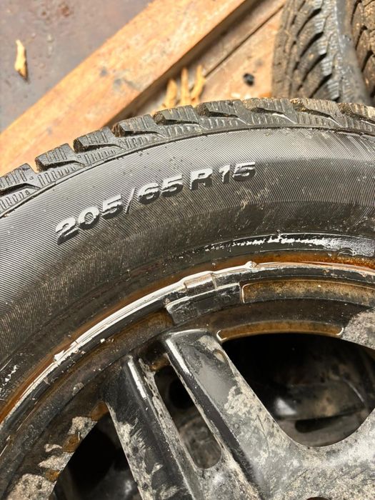 Продам шины и диски 2 пары всего за 70.000