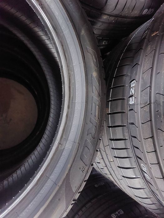 Гуми 245 40 19 чисто нови произход 25г януари. Пирели п зеро