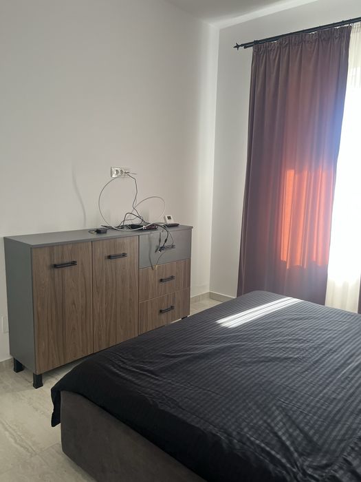 Vand apartament cu 2 camere