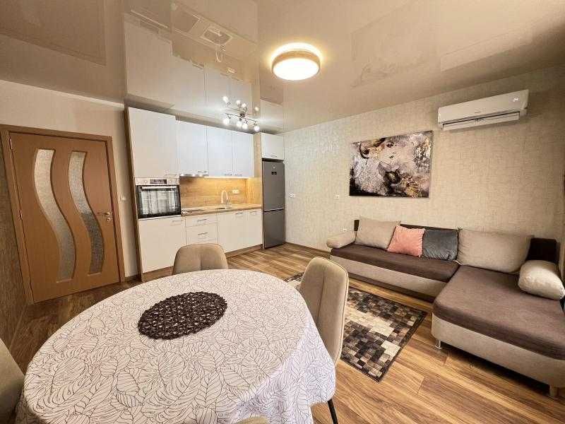 Чисто нов двустаен апартамент в Центъра!