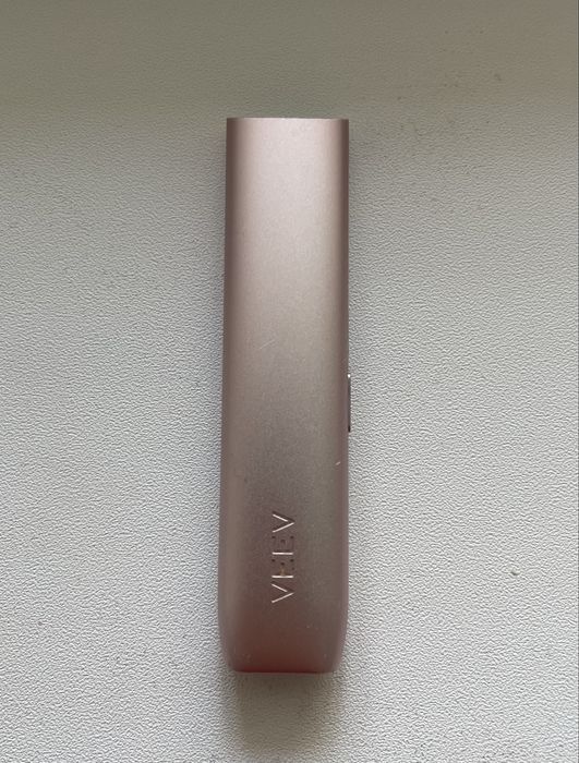 Kit dispozitiv IQOS ILUMA i + dispozitiv VEEV